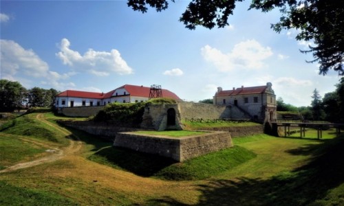 UKRAINA / Obwd Tarnopolski / Zbara / Zamek, budow ukoczono w w 1626 roku