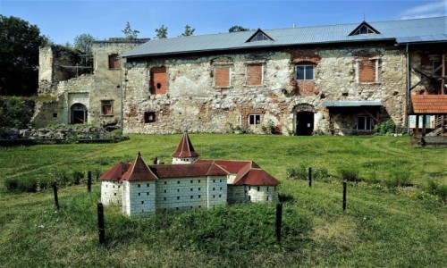 Zdjcie UKRAINA / Obwd Tarnopolski / Brzeany / Ruiny i makieta zamku