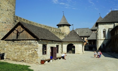 Zdjcie UKRAINA / Czerniowce  / Zamek w Chocimiu / Dziedziniec