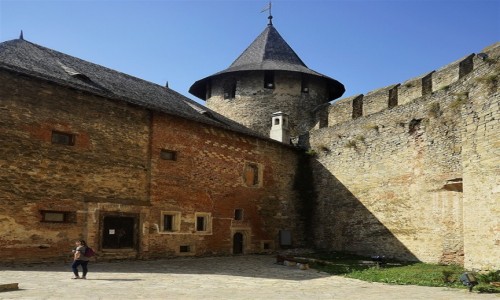 Zdjcie UKRAINA / Czerniowce  / Zamek w Chocimiu / Baszta narona