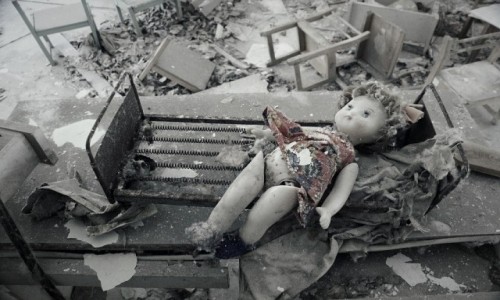 Zdjcie UKRAINA / obwd Kijowski / Czarnobyl/Prype / czerwona sukienka