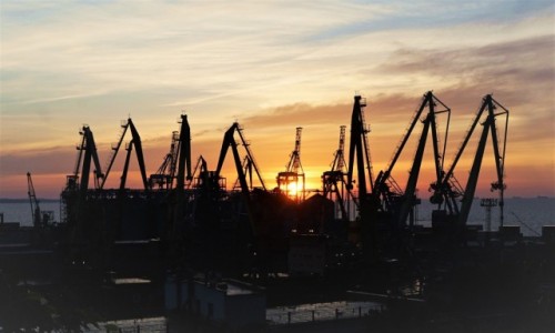 Zdjcie UKRAINA / Odessa / . / Port si budzi