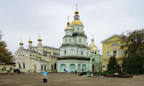 Zdjecie UKRAINA / Charkw / Sobr Opieki Matki Boej  / W drodze do wityni