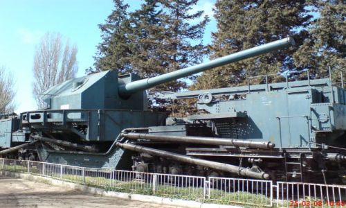Zdjecie UKRAINA / Krym / Sewastopol, w pobliżu awtowakzała / Militarna przeszłość Sewastopola