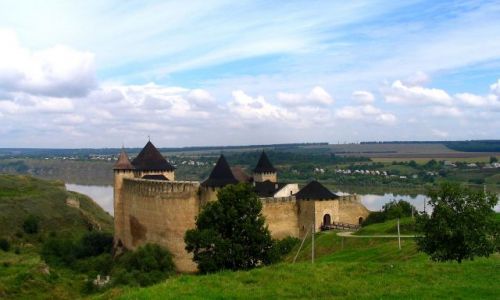 Zdjecie UKRAINA / Czerniowiecki / Chocim / zamek na skale