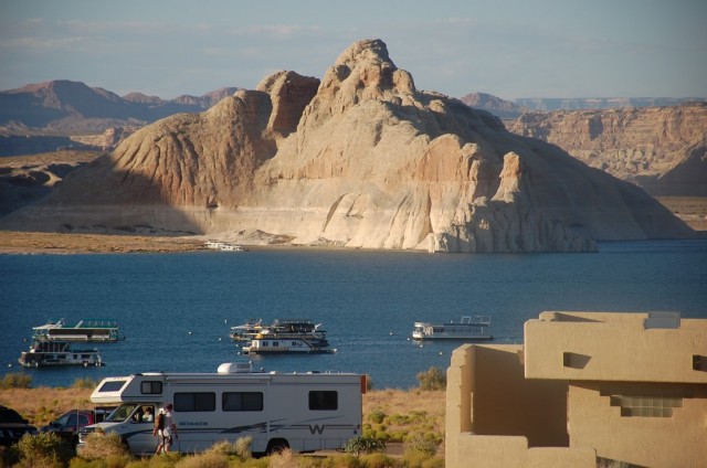 Zdj cia: Lake Powell N.P., Utah, Widok z kampingu na jezioro Powell'a, USA
