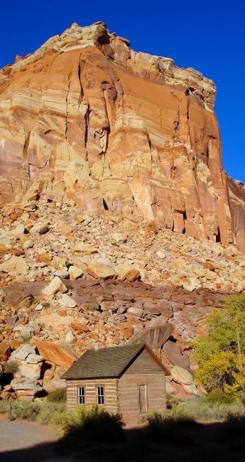Zdjęcia: Capitol Reef National Park / Fruita, Utah, domek nie na prerii, USA Zdjęcia: Capitol Reef National Park / Fruita, Utah, domek nie na prerii, USA