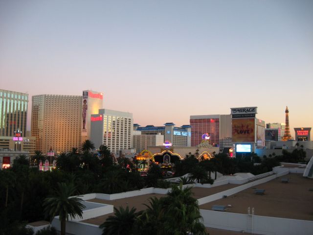 Zdjęcia: Las Vegas, Nevada, Wiwat Las Vegas -3 /o zmierzchu/, USA Zdjęcia: Las Vegas, Nevada, Wiwat Las Vegas -3 /o zmierzchu/, USA