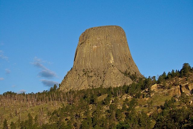 Zdjęcia: Devils Tower National Monument, Wyoming, Poranne, bliskie spotkania III stopnia, USA Zdjęcia: Devils Tower National Monument, Wyoming, Poranne, bliskie spotkania III stopnia, USA