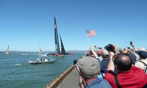 Zdjęcie USA / California / Zatoka San Francisco / Americas Cup 2013- na mecie