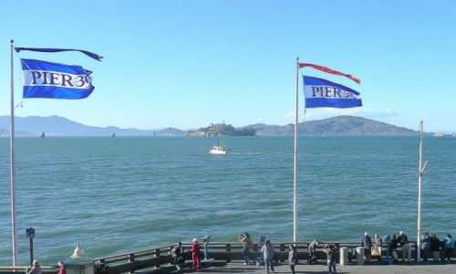 Zdjęcie USA / California / Zatoka San Francisco / Alcatras z pirsu 39 w SF