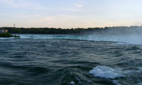 Zdjęcie USA / Stan Nowy York / Niagra falls / Zapadjąca się woda