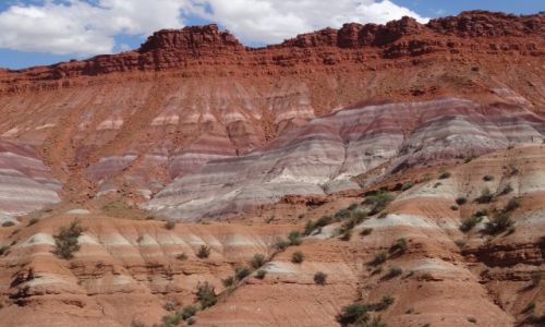 Zdjcie USA / Utah / Old Paria / Z wdrwek po grach: Gry w paseczki