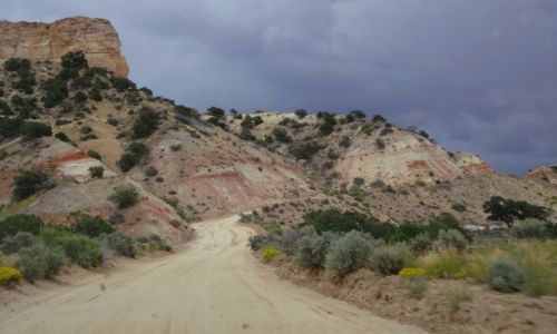 Zdjecie USA / - / Utah /  Cottonwood Canyon Road - przed burz