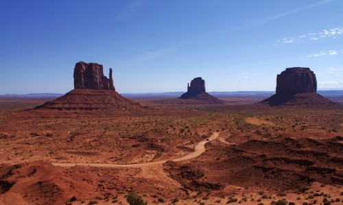 Zdjcie USA / Arizona / Dolina Monumentw / Trzy olbrzymy