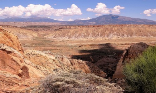 Zdjcie USA / Utah / Escalante - Burr Trail Road / Widok na Waterpocket Fold z kocwki Burr Trail Rd