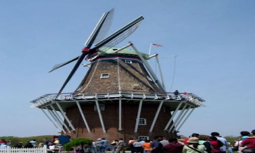 Zdjęcie USA / brak / Michigan / holenderski wiatrak w miasteczku Holland