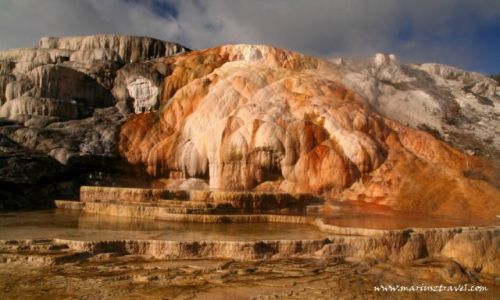 Zdjcie USA / Wyoming / Mammoth Hot Springs / gorace rda