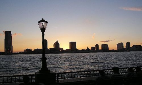 Zdjecie USA / brak /  NYC    widok  na  new  jersey / Latarnia  ..