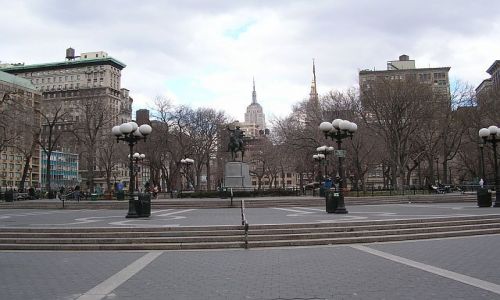 Zdjecie USA / brak / Union  Square , w  oddali  Empire  State  ::))) /   park  na  Union  Square
