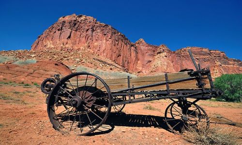 Zdjecie USA / Capitol Reef / Utah / Pojazd zdobywców Ameryki