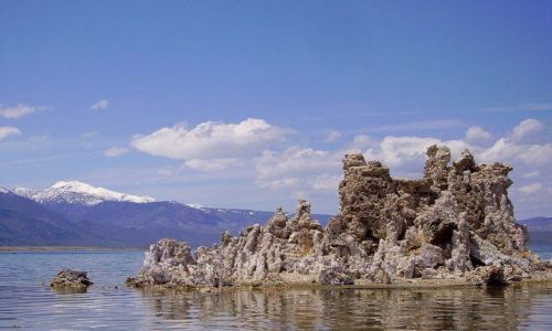 Zdjecie USA / Kalifornia / Mono Lake / koronkowe skałki osadowe na jez.Mono Lake