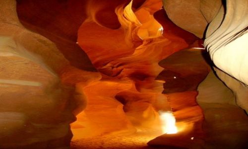 Zdjecie USA / Arizona / w pobliu Page / niezwyke formacje Antelope Canyon