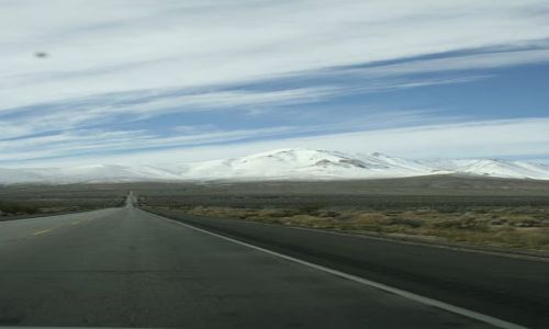 Zdjecie USA / California / Road to Sequoia National Park / Proste, Dlugie.............