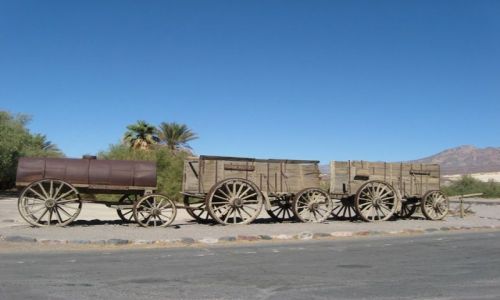 Zdjecie USA / Kalifornia / Dolina mierci / transport urobku minerau z Pustyni mierci