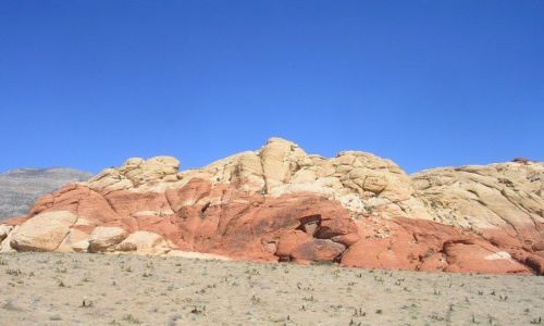 Zdjęcie USA / Nevada / Park Narodowy Red Rock Canyon / kontrastowe kolory skał Red Rock Canyon