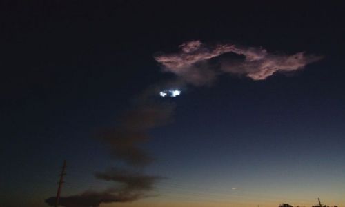 Zdjęcie USA / - / Floryda / Cape Canaveral / Kennedy Space Center / chmurka