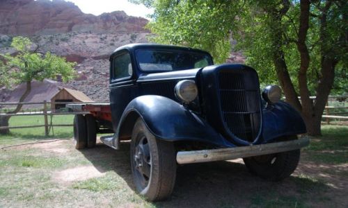 Zdjęcie USA / Utah / Fruita / samochod rodzinny