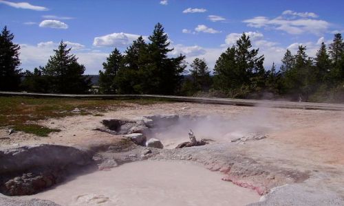 Zdjcie USA / Wyoming / Yellowstone Nat.Park / 'kocioki czarownicy