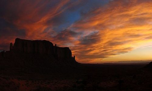 Zdjecie USA / Utah Arizona / Monument Valley - Rezerwat Indian Navajo / Wieczor w Monumet Valley