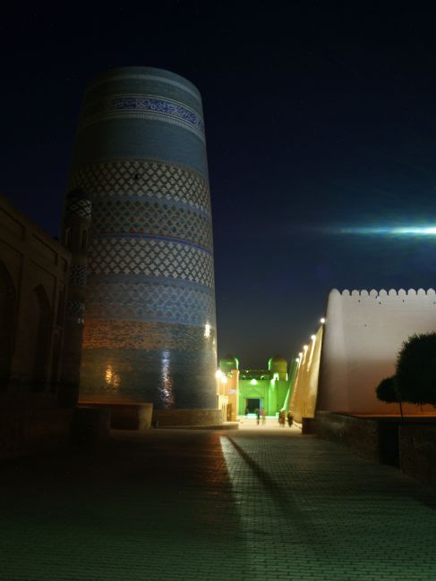 Zdjęcia: Uzbekistan / Chiva, Największy niedokończony minaret na świecie, UZBEKISTAN Zdjęcia: Uzbekistan / Chiva, Największy niedokończony minaret na świecie, UZBEKISTAN