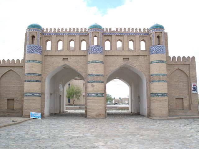 Zdjęcia: Chiwa, Chorezm, Brama miejska w Chiwie, UZBEKISTAN Zdjęcia: Chiwa, Chorezm, Brama miejska w Chiwie, UZBEKISTAN