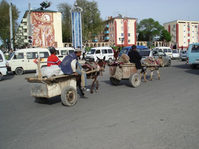 Zdjęcia: Samarkanda, Wilojat Samarkandy, Na ulicach Samarkandy, UZBEKISTAN Zdjęcia: Samarkanda, Wilojat Samarkandy, Na ulicach Samarkandy, UZBEKISTAN