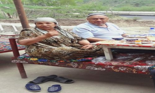 Zdjecie UZBEKISTAN / - / W knajpce gdzie po drodze / Tak ucztuj Uzbecy