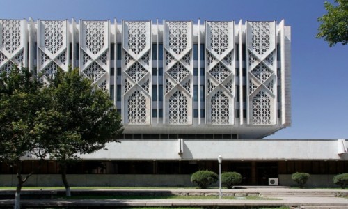 Zdjęcie UZBEKISTAN / - / Taszkient / Fasada budynku Muzeum Historii Uzbekistanu