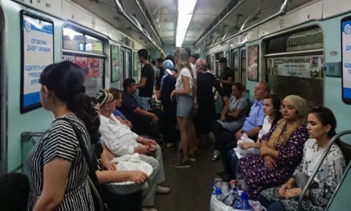 Zdjęcie UZBEKISTAN / - / Taszkient / W taszkienckim metrze