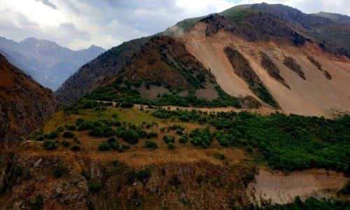 UZBEKISTAN / Taszkent / Charvak / Gry Czatkalskie