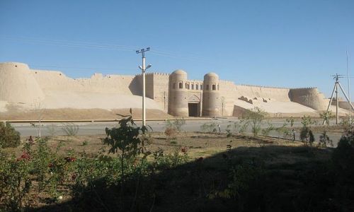 Zdjęcie UZBEKISTAN / Uzbekistan / Przed murami Hiwy / Hiwa