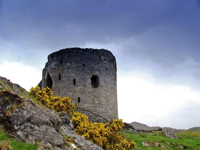 Zdjęcia: Llanberis, polnocna Walia, Dolbadarn Castle wczesny XIII w, WALIA Zdjęcia: Llanberis, polnocna Walia, Dolbadarn Castle wczesny XIII w, WALIA