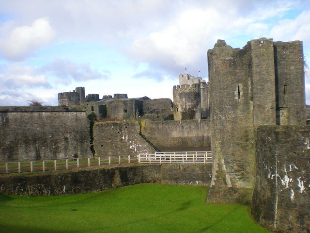 Zdjęcia: Okolice Cardiff, Zamek Caerphilly, WALIA Zdjęcia: Okolice Cardiff, Zamek Caerphilly, WALIA
