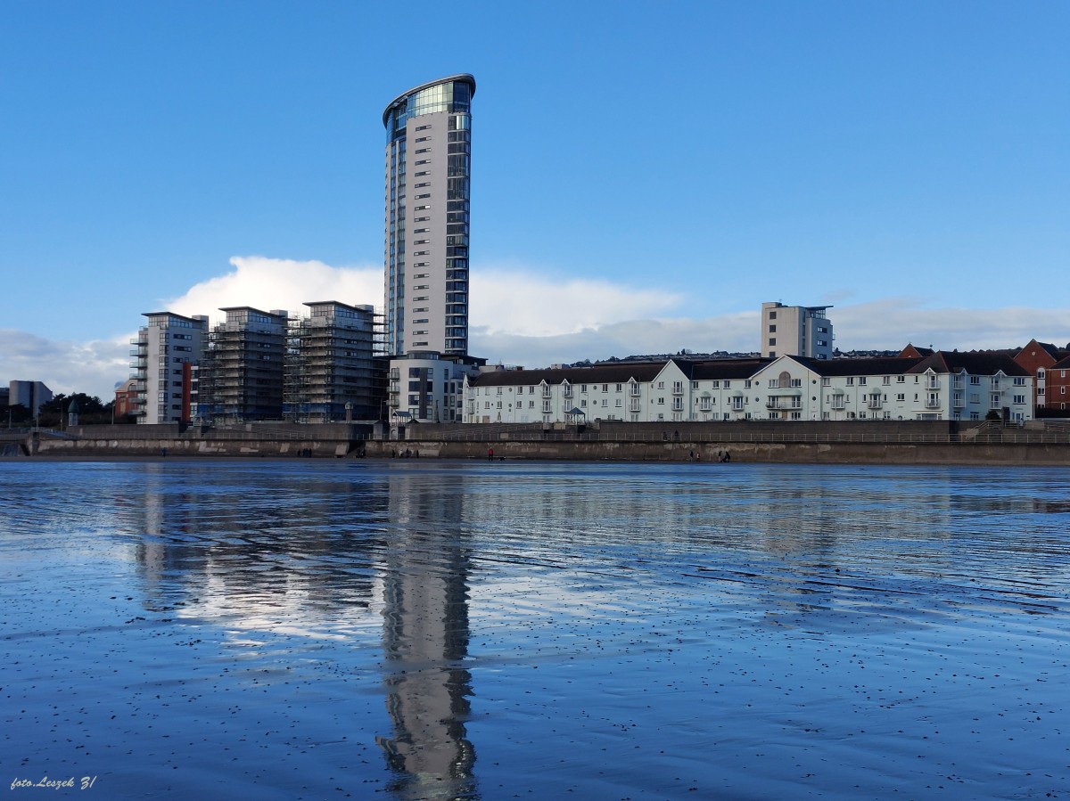 Zdjęcia: Swansea Bay., Swansea., Świąteczne zrzucanie kalorii - Swansea - Wieża, Meridian Quay., WALIA Zdjęcia: Swansea Bay., Swansea., Świąteczne zrzucanie kalorii - Swansea - Wieża, Meridian Quay., WALIA
