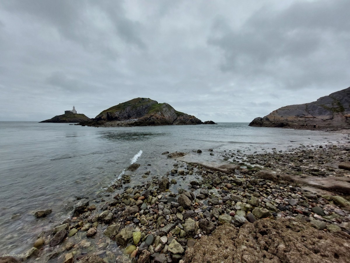 Zdjęcia: Mumbles Bay., Zachodni kraniec zatoki Swansea., Latarnia w czasie przypływu., WALIA Zdjęcia: Mumbles Bay., Zachodni kraniec zatoki Swansea., Latarnia w czasie przypływu., WALIA