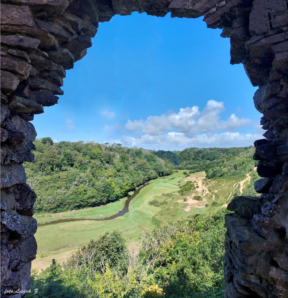 Zdjęcia: Parkmill., Półwysep Gower., Zatoka "Trzech Klifów" przez okienko., WALIA Zdjęcia: Parkmill., Półwysep Gower., Zatoka "Trzech Klifów" przez okienko., WALIA