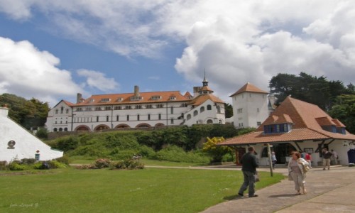 Zdjcie WALIA / Tenby. / Wyspa Caldey. / Caldey Island - klasztor i opactwo.