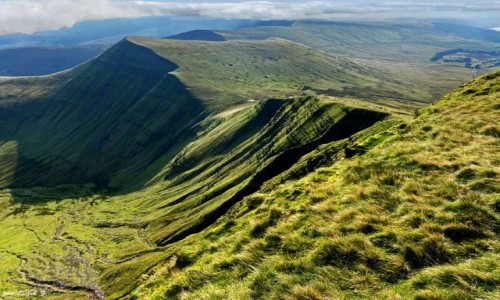 Zdjcie WALIA / Brecon Beacons National Park. / National Trust. / Peny Fan (886 m.) - najwyszy szczyt Walii.