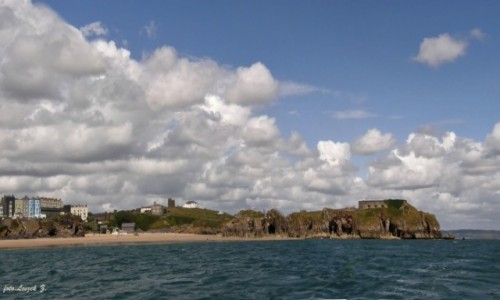 Zdjcie WALIA / Hrabstwo Pembrokeshire, /  Zatoka Carmarthen, / Tenby z rejsu na wysp Caldey.